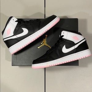 Jordan 1 Mid Arctic Pink